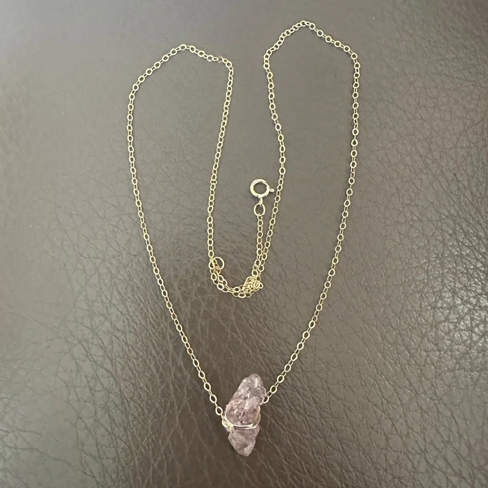 Vera Cruz Dainty Raw Amethyst Treasure - Picture 1 of 4